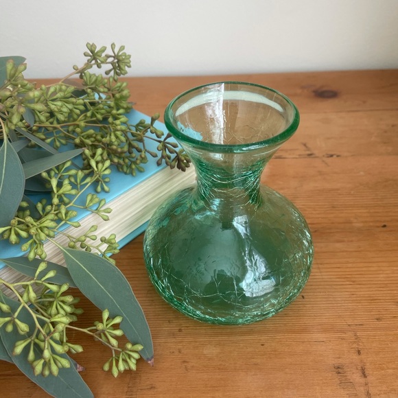 🌿Vintage Green Crackle Glass Vase. 🌿